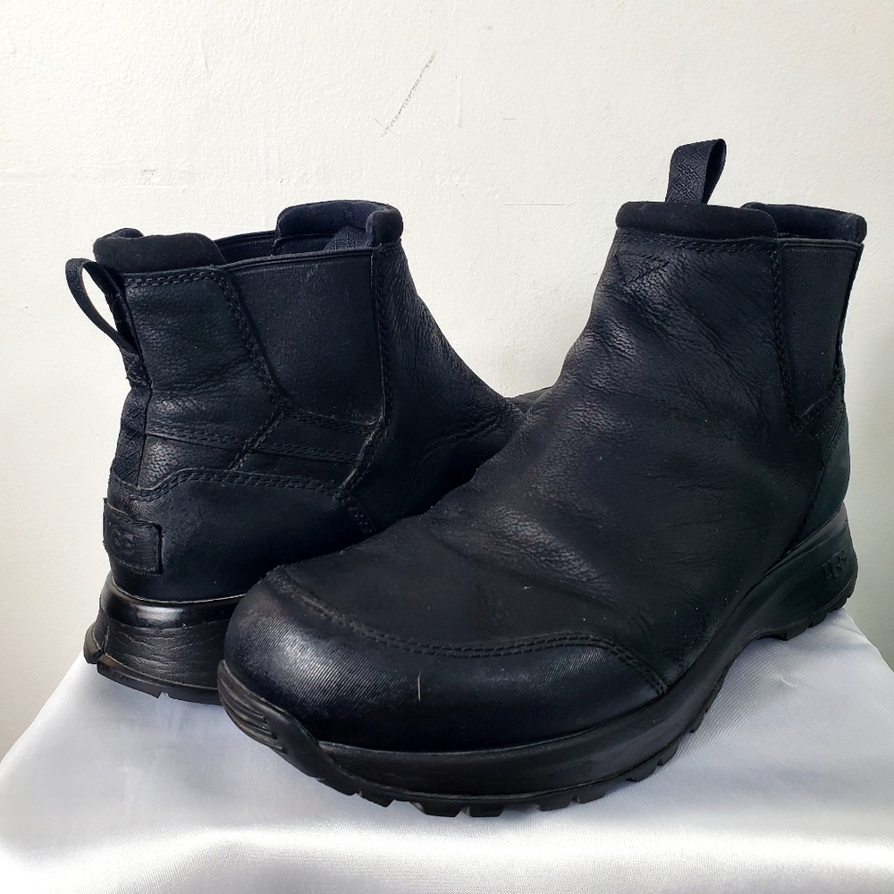 UGG Men's Emmett Chelsea Boot